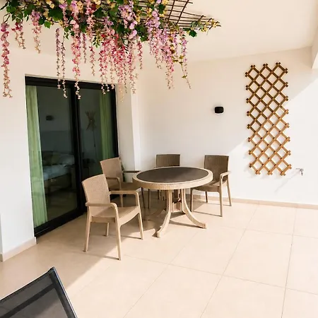 Mykonos Homes Retreat With Private Jacuzzi & Pool At Northern Cyprus Apartment *