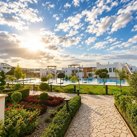 Mykonos Homes Retreat With Private Jacuzzi & Pool At Northern Cyprus Apartment *